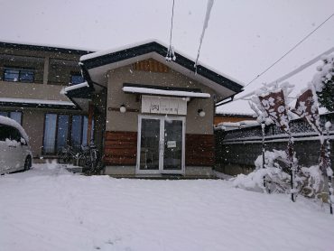 雪が降る3月