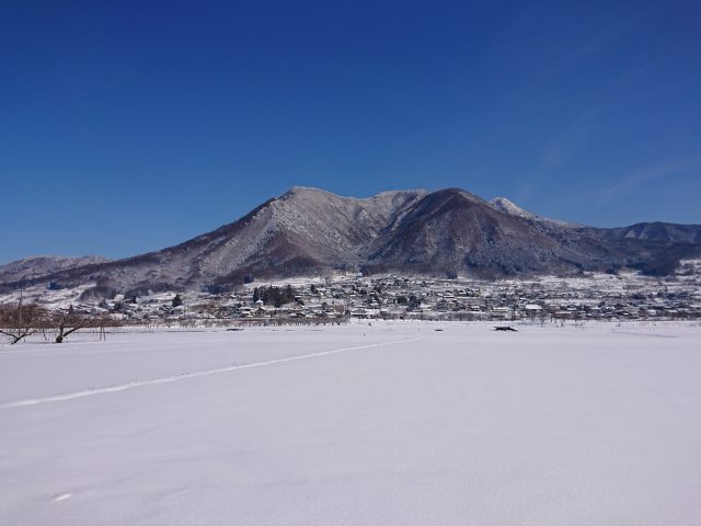 高社山と田んぼ
